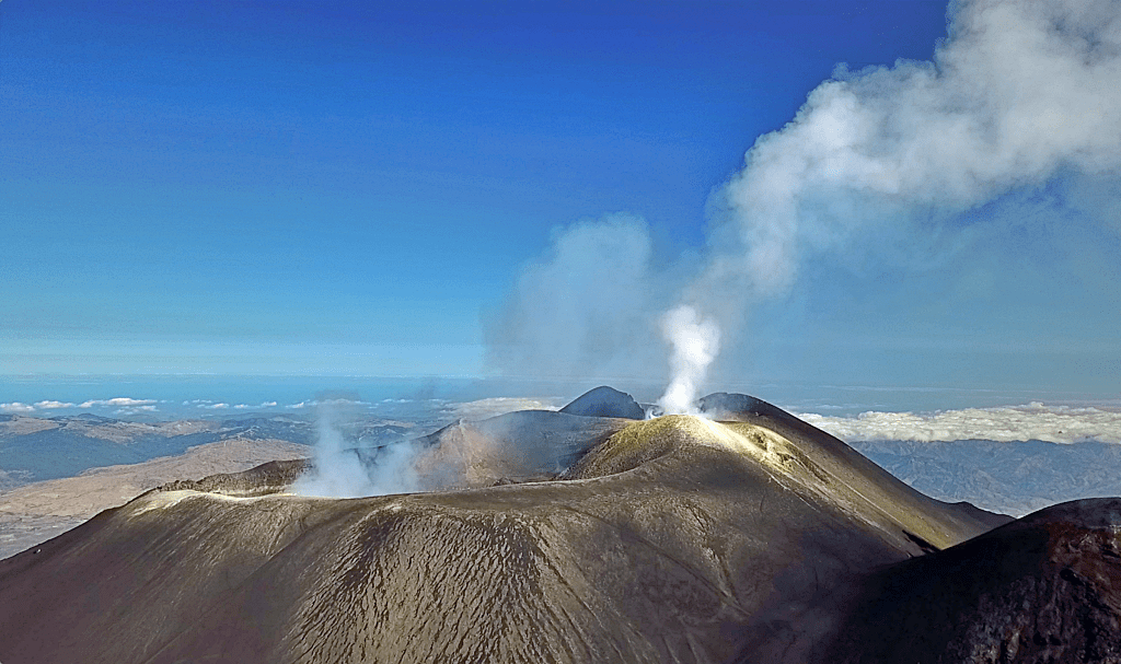 comment visiter volcan etna, visite du volcan etna, quel volcan voir en sicile - ETNA3340