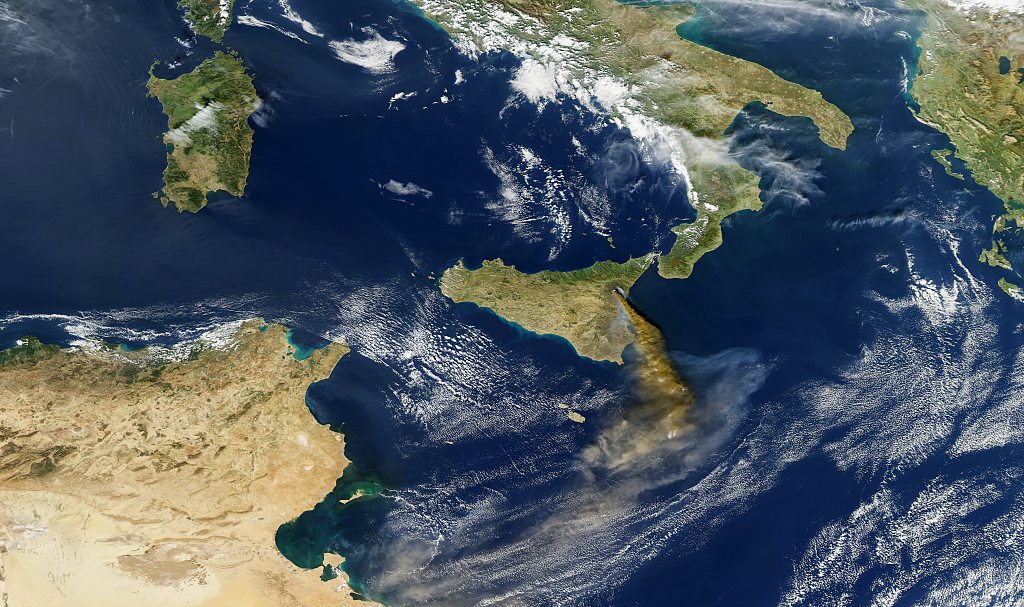 La Sicile et l'Etna en éruption vue de l'espace | Etna3340