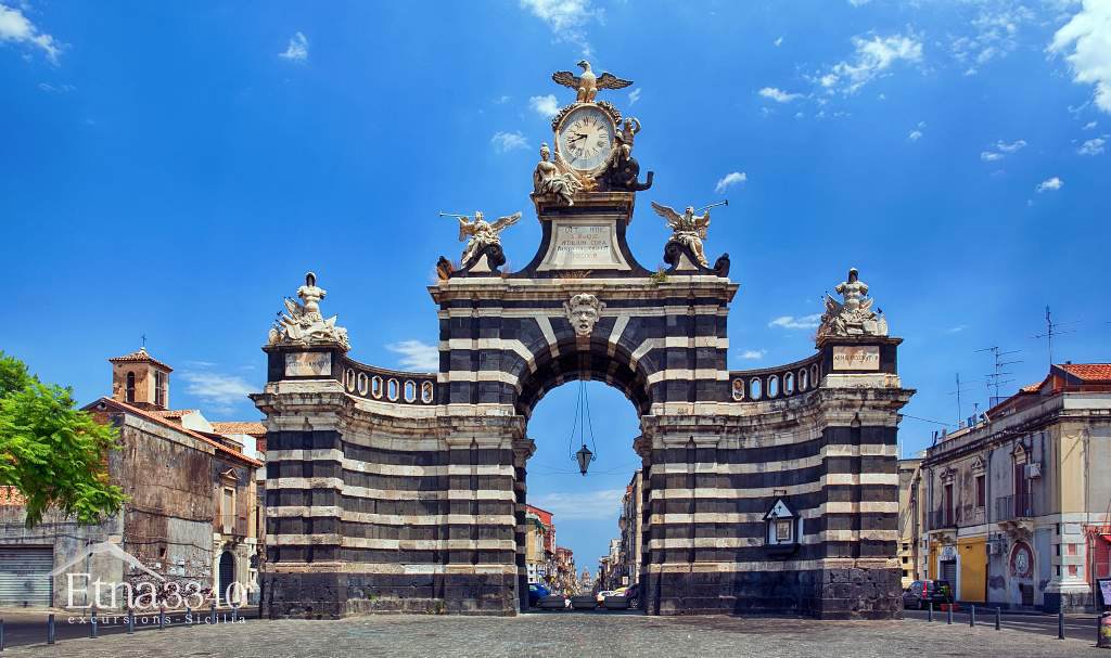 Arc Garibaldi, Catane