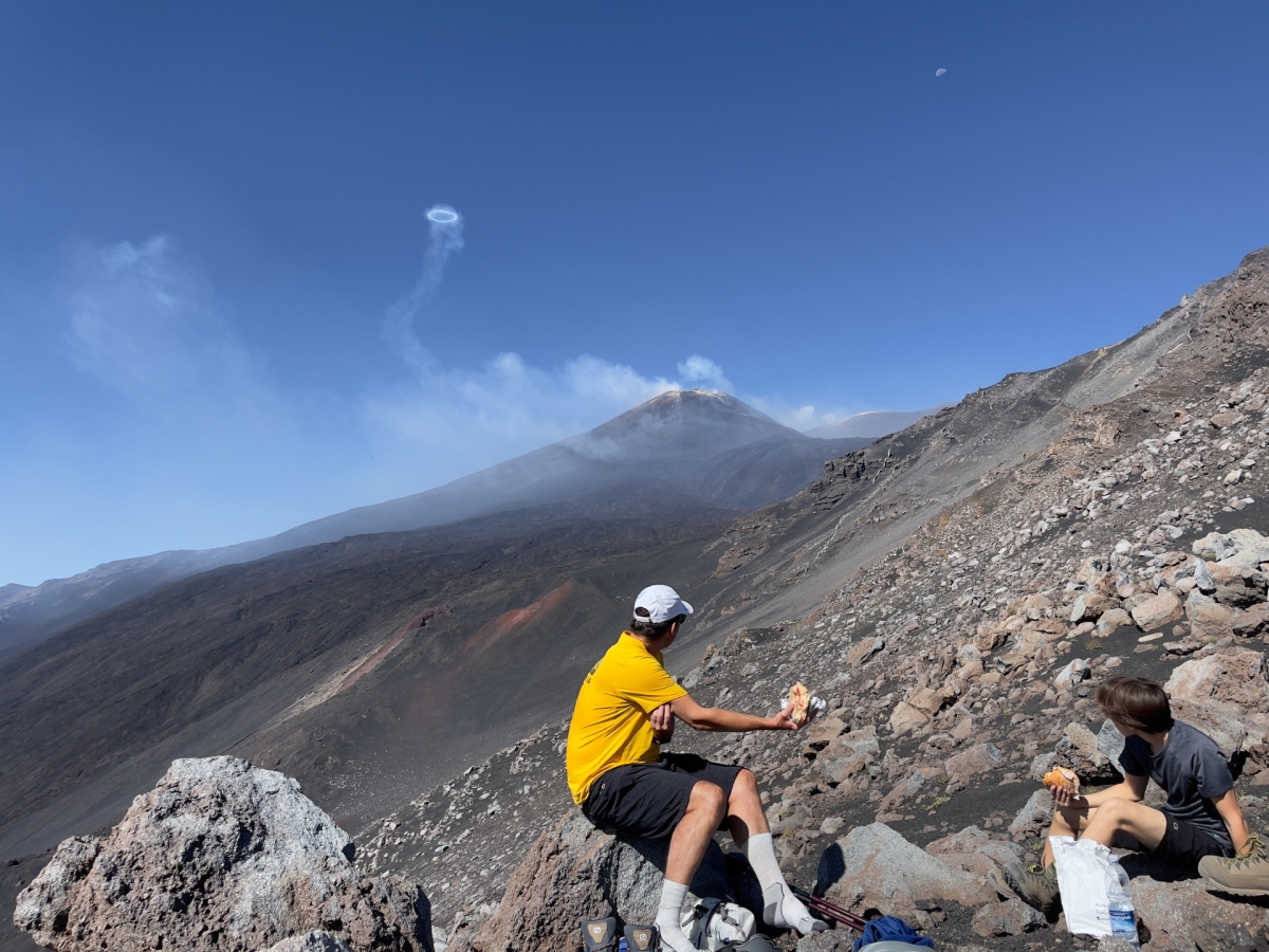 Vue du sommet de l'Etna, de la Valle del Bove et des anneaux (Excursion Etna Speciale Aube)