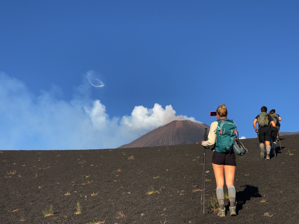 Vue du cratère Sud-Est et des anneaux (Excursion Etna Speciale Aube)