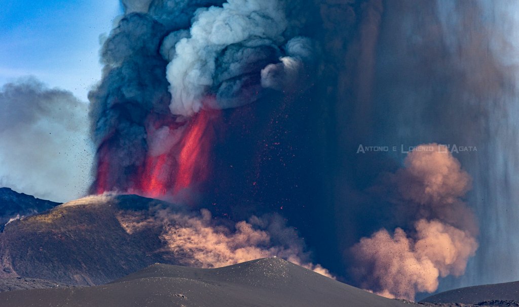 Photo de Antonio-Lorenzo-D'Agata. Volcan Etna éruption 12-mars-2021