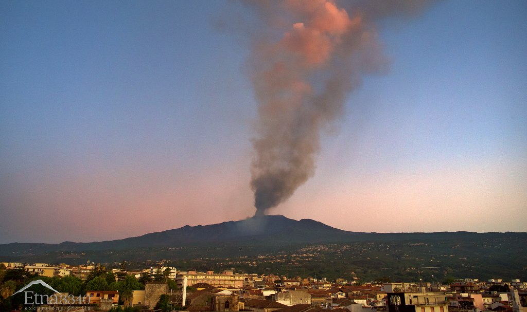 Etna éruption, aube 19 mai 2021
