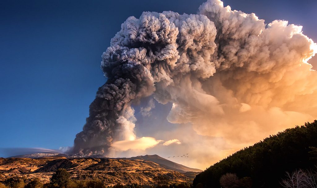 Photo de Roberto Viglianisi, volcan Etna éruption 7 mars 2021