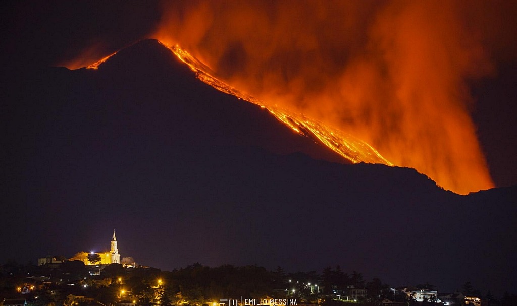 Photo de Emilio Messina. Etna éruption 21.02.2021