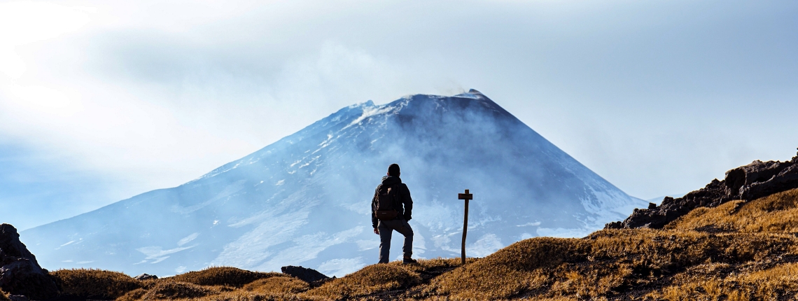 Vue du sommet de l'Etna, le cratère du Sud-Est