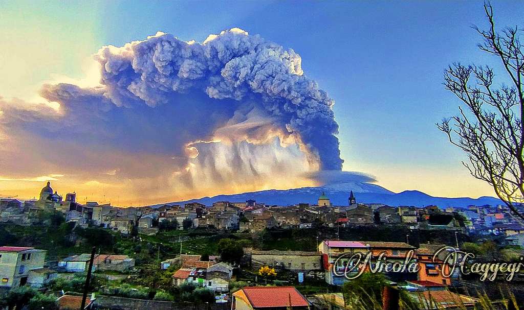 Photo de Nicola Caggegi. Etna éruption 7 mars 2021 de Randazzo