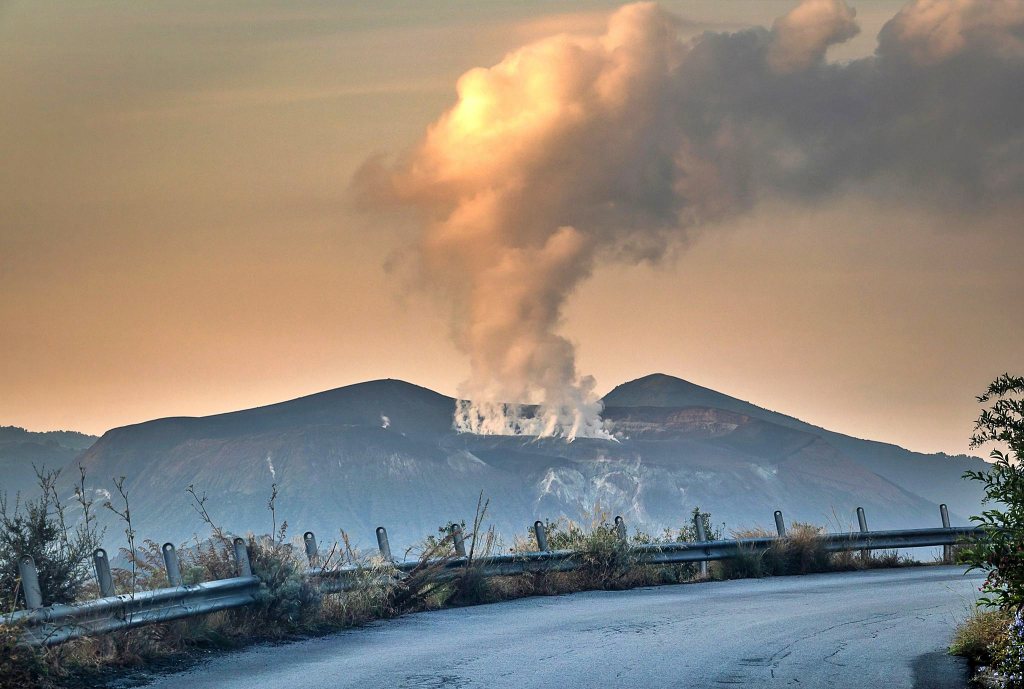 Valeurs du cratère Vulcano hors norme au sommet