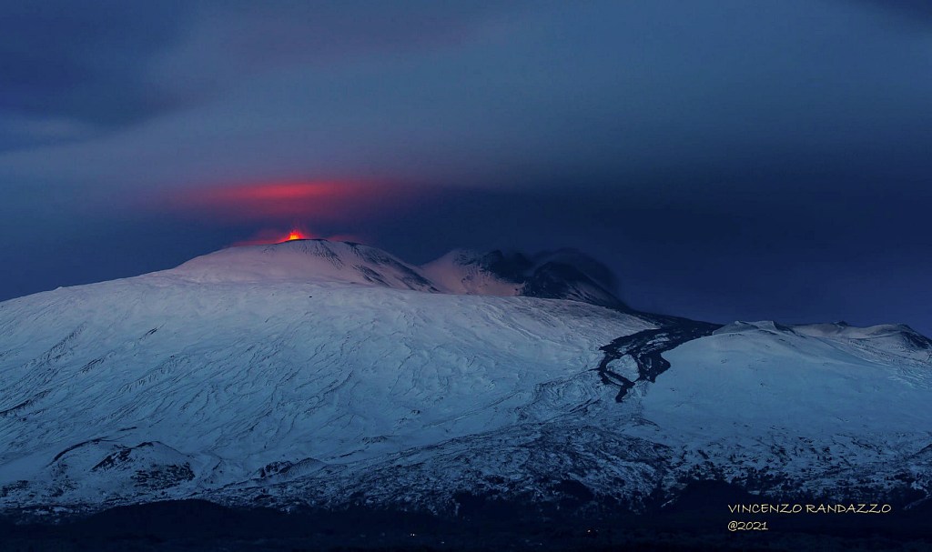 Magnifique photo de Vincenzo Randazzo de l'Etna en éruption en janvier 2021