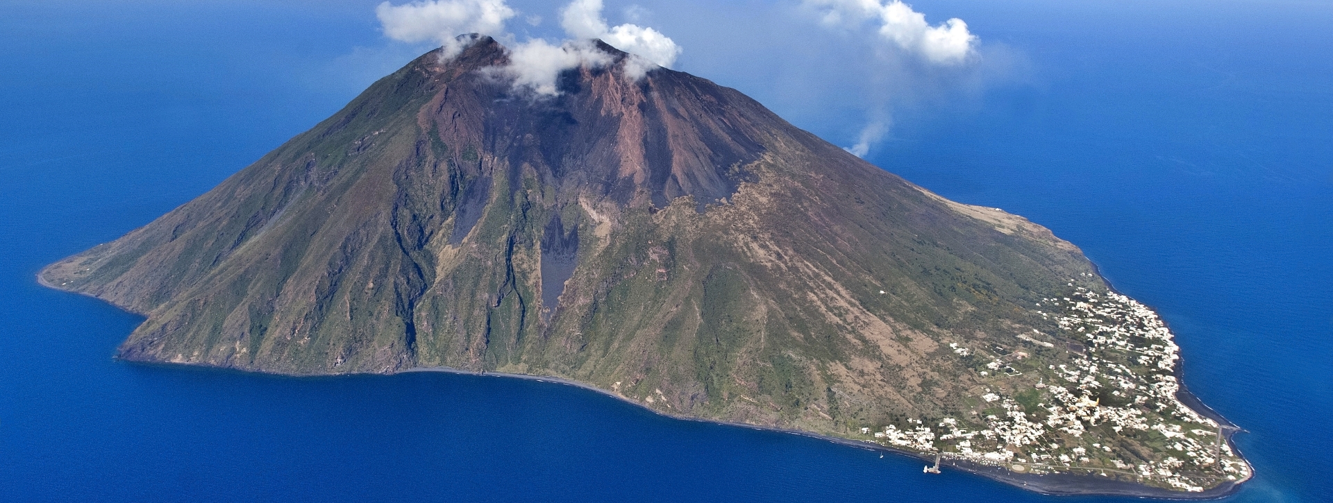 Helicopter tour of Stromboli