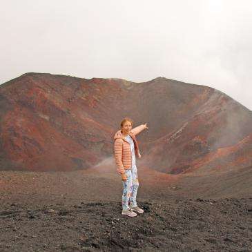 Climb mount etna at 3000 meters 