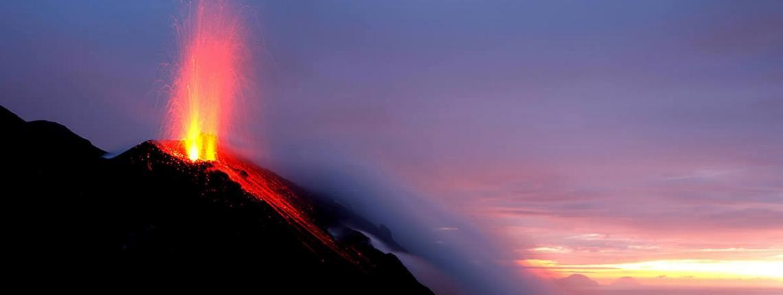 sromboli-eruption-etna3340