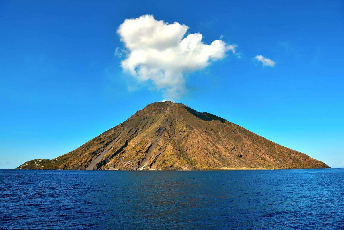 visiter le volcan stromboli, volcan stromboli eruption, stromboli histoire - etna3340