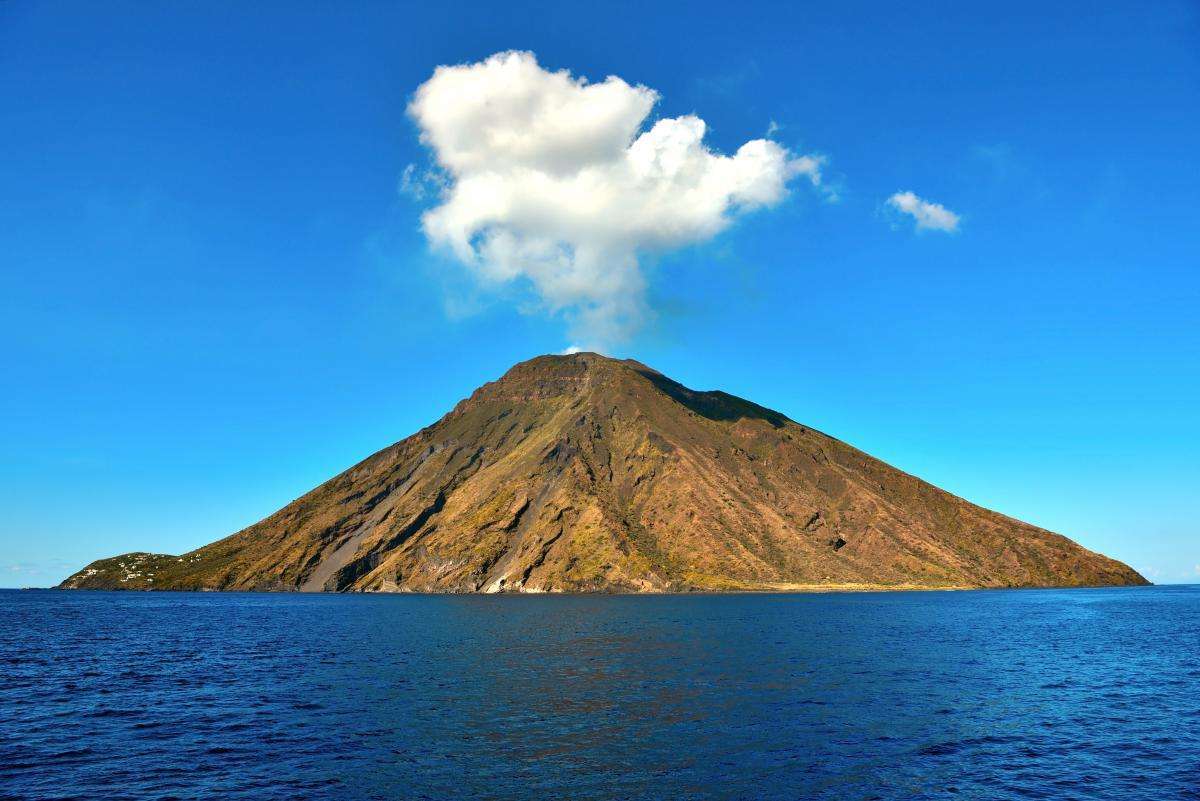 visiter le volcan stromboli, volcan stromboli eruption, stromboli histoire - etna3340