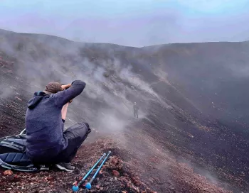 etna cratere eruption 2001 randonneurs