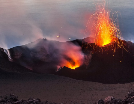 Stromboli-eruption-etna3340