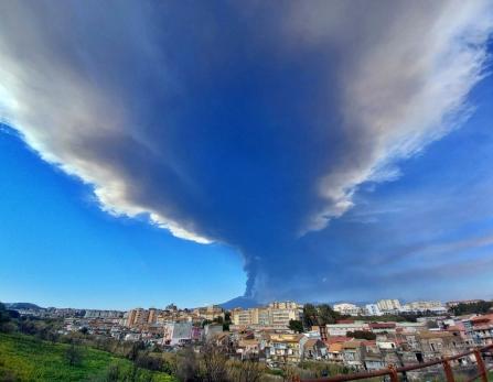 Imposante éruption de l’Etna 21 février 2022